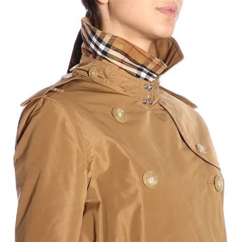 colletto cappotto burberry